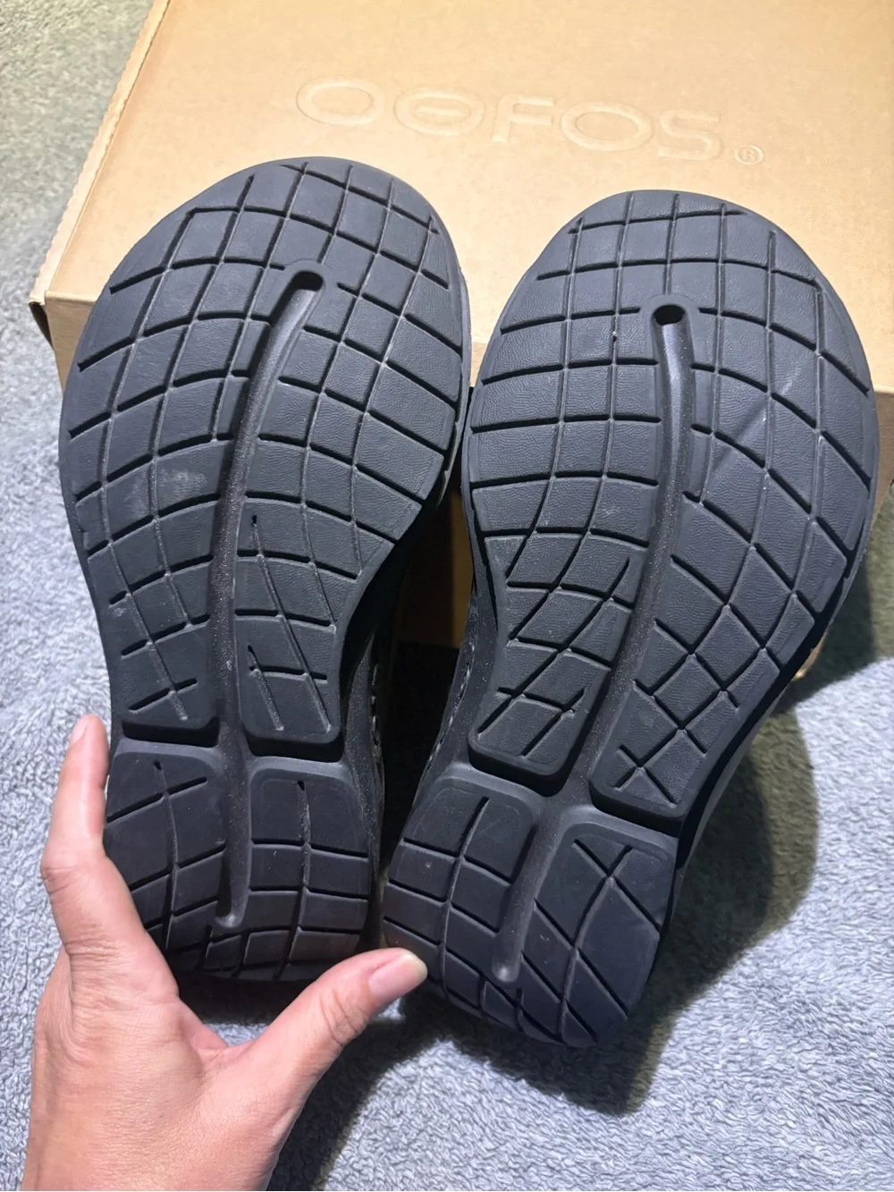 OOFOS Olive and Black Men's Lace-Up Sneakers